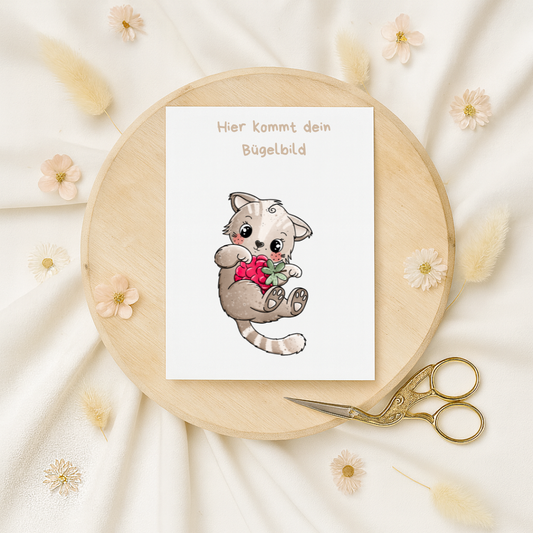 Bügelbild: Himbeer Kitty braun